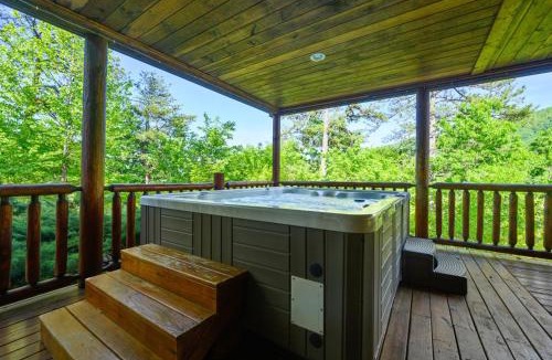 Sevierville House | Luxury Lodge and Resort- Hot Tub, Fire Pit, Game Room, Pets