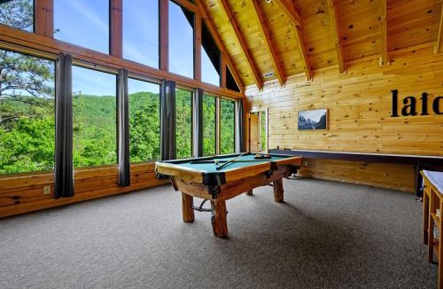 Sevierville House | Luxury Lodge and Resort- Hot Tub, Fire Pit, Game Room, Pets