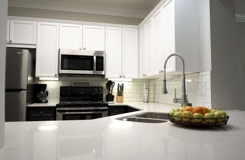 Lindridge-Martin Manor Apartment | Luxury Modern Apartment In Atlanta wFree Parking