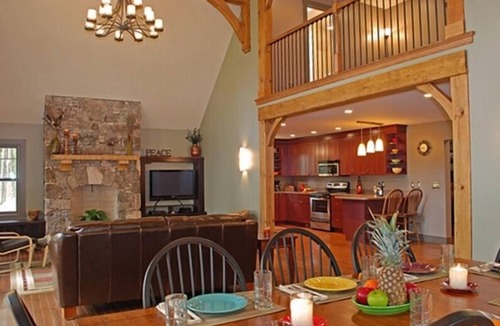 Keslers Cross Lanes House | Luxury Mountain Cabin on Gauley Canyon - Near New River Gorge