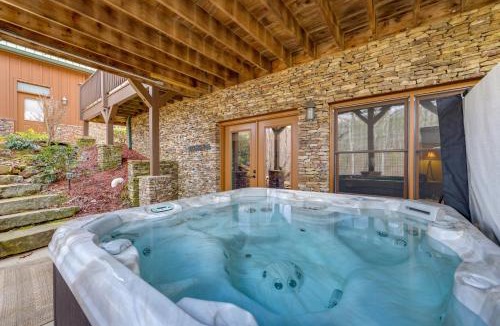 Franklin House | Luxury Mountain Retreat w/Hot Tub in Franklin!