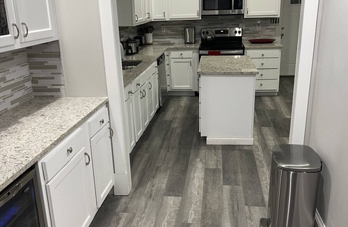 Norwood House | Luxury Norwood House close to downtown Birmingham/Coca-Cola Amphitheater