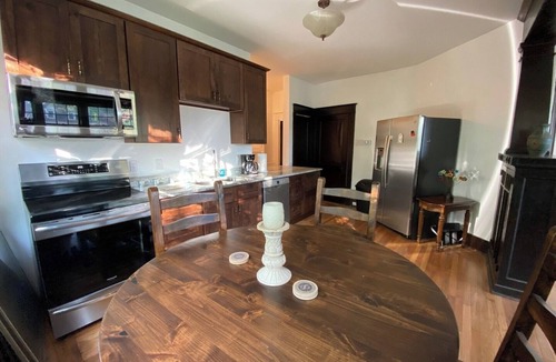 Point Breeze North Apartment | Luxury Point Breeze with Off-street Parking