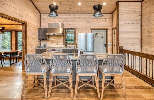 Mineral Bluff Cabin | Luxury Retreat: Heated Pool, Spa, Game, Sleeps 16
