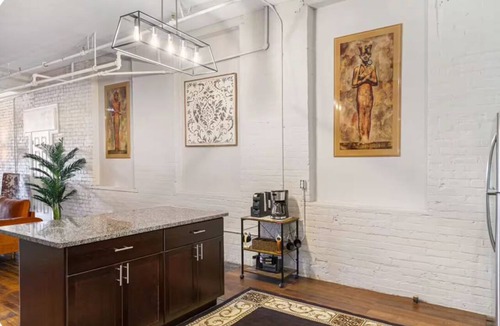 Corktown Apartment | Luxury Riverview Loft with Pool Table
