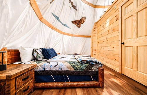 Pigeon Forge Resort | Luxury Smoky Mountain Tepee, Pigeon Forge Near Dollywood, Resort Pool Access