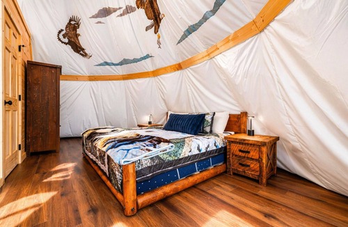 Pigeon Forge Resort | Luxury Smoky Mountain Tepee, Pigeon Forge Near Dollywood, Resort Pool Access