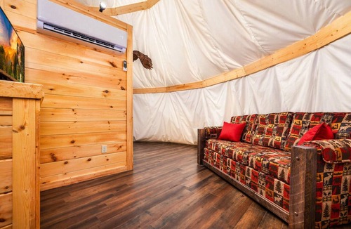 Pigeon Forge Resort | Luxury Smoky Mountain Glamping Tepee Near Dollywood, Resort Pool & Fireplace