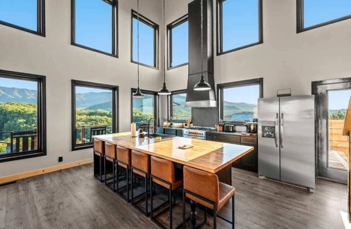 Cosby Cabin | Luxury Smoky Mtn Cabin | Infinity Pool & Views
