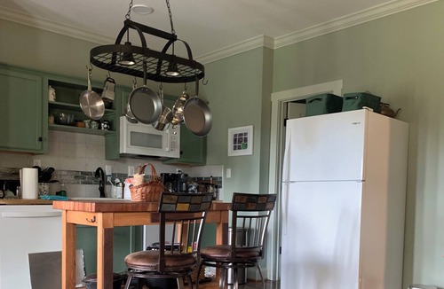 Afton Apartment | Luxury Studio/1 Bdrm. w/Blue Ridge Mtn. Views, Dog Friendly, W/D, 3 min. To I-64