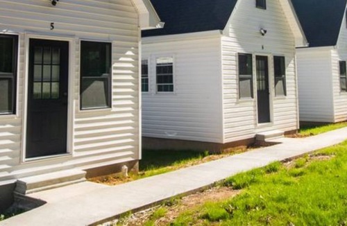Albertville House | Luxury Tiny Home #5 at Sweet Springs