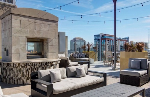 Midtown Apartment | Luxury Views From the Sky