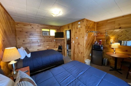 Onaway Cabin | Lyons in Onaway - 2 Full Beds - Room 7 - Sleeps 4