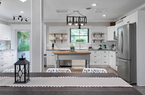 Fairview House | Lyric Retreat at GratiDude Ranch - Sleeps 23 with Pool in Leiper's Fork
