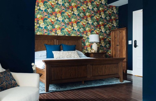 Five Points South Hotel | Madame Lou's Room at The Painted Lady! Pets Allowed, Free Parking!