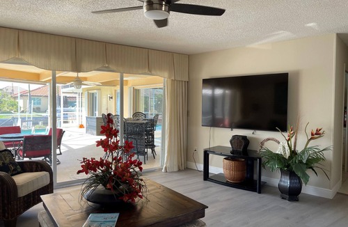 Punta Gorda House | Magical Family Oasis - Diamond Sunsets in Vacation Land -Sleeps10 -Pet Friendly