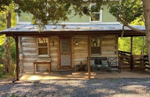 Verona Cabin | Magical Log Cabin Nestled by Creeks, Shenandoah Valley