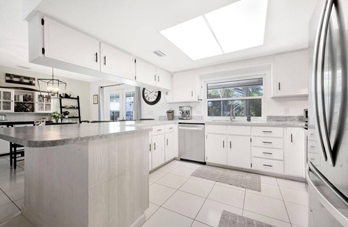 North River Shores House | Magical pool house in Stuart!