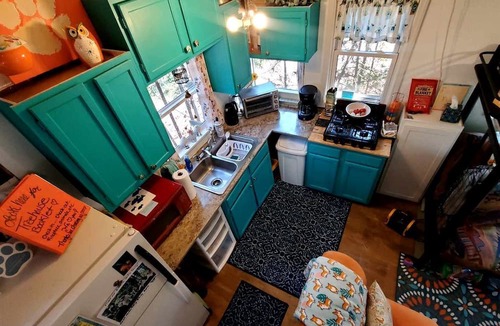 Grubville Cabin | Magical Tree House Rental Nestled in the Woods on Farm Retreat near St. Louis, Missouri