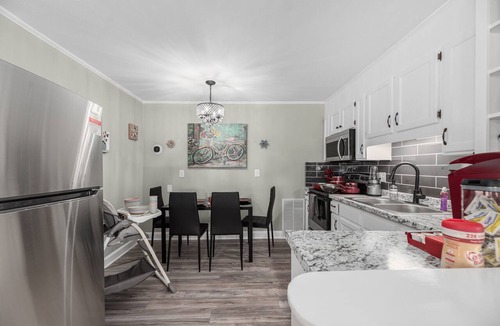 Statesville Apartment | Magnolia Apt 618 — King suite w/quality amenities, comfort & convenience