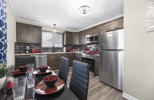 Statesville Apartment | Magnolia "Apt. 620"- Comfy King Size Bed, Kid Friendly, Over 70 Amenities
