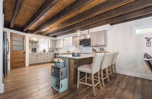 Oakland House | Magnolia Dock Slip Dog Friendly Hot Tub Fire Pit