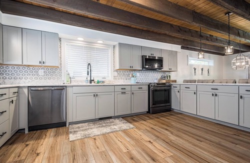 Oakland House | Magnolia Dock Slip Dog Friendly Hot Tub Fire Pit