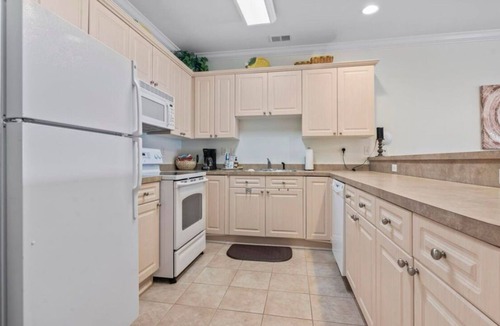 Central Myrtle Beach Condo | Magnolia Pointe Condo with pool access and private balcony