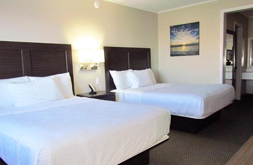 Escanaba Hotel | Magnuson Grand Pioneer Inn and Suites