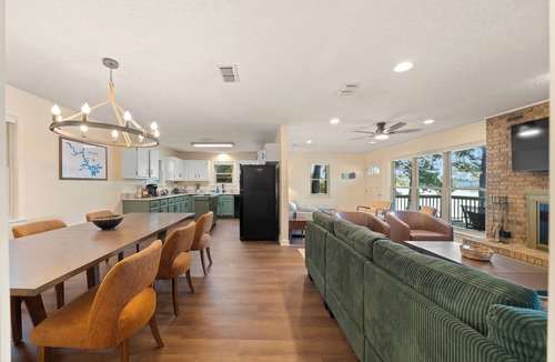 Lake Hamilton House | Main Channel on Lake Hamilton, 3 KING Bedrooms, Bunk Room, Game Room, Boat Dock!