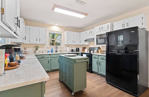 Lake Hamilton House | Main Channel on Lake Hamilton, 3 KING Bedrooms, Bunk Room, Game Room, Boat Dock!