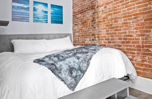 St. Charles Apartment | Main Street Apartment For up to 8 guests!
