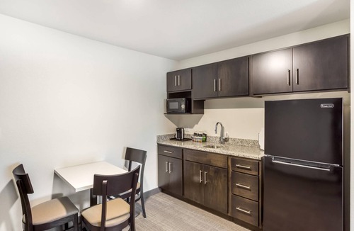 Logan Hotel | MainStay Suites Logan Ohio-Hocking Hills