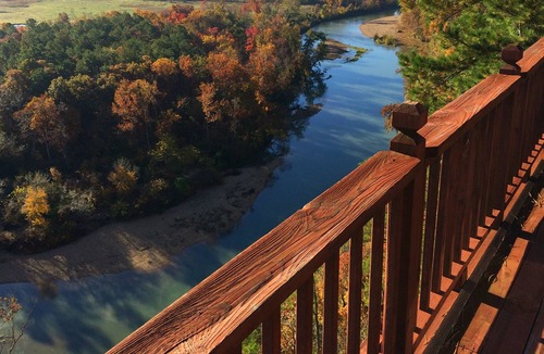Kansas Cabin | Majestic Lodge In Flint Ridge Resort Overlooking The Illinois River