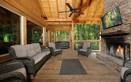 Sevierville Villa | Majestic Timber