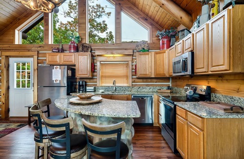 Sevierville House | Majestic Views | Smoky Mtn Romance | Ultimate Honeymoon Cabin Near Pigeon Forge