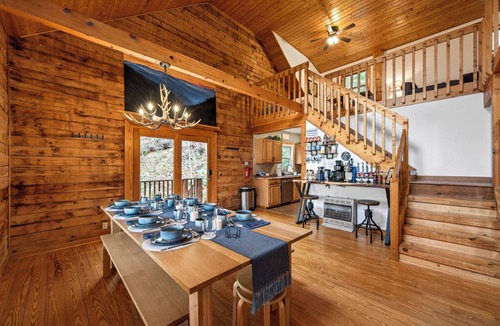 Bryson City Cabin | Mama Bear Cabin w/Creek, fire pit, sauna, hot tub