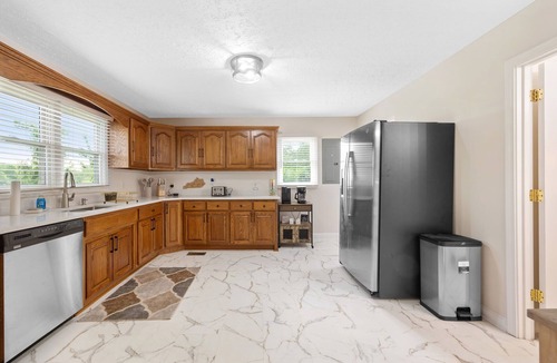 Cave City House | Mammoth Pond - Mammoth Cave Family Retreat - Playground Sleeps 6