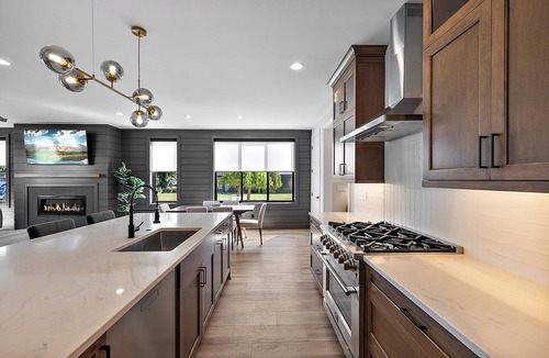 Harrison House | Manse Island: Sizzle by the River – Hot Tub, Fire Pit, and Summer Fun