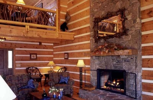 Waynesville House | Maple Leaf Lodge in Gated Smoky Mountain Retreat Community