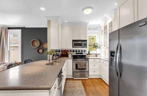 Grand Rapids Apartment | Maple Suite - Historic Charm, Modern Luxury, Free Parking