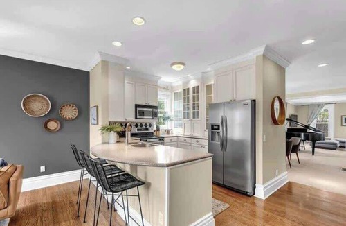 Grand Rapids Apartment | Maple Suite - Historic Charm, Modern Luxury, Free Parking