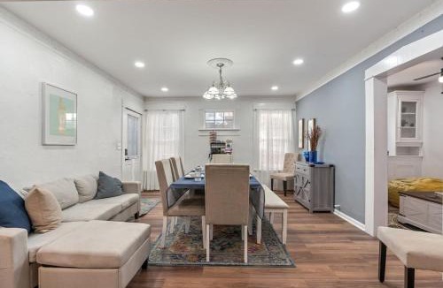 Birmingham House | Mara Retreat with Fire Pit-Grill-Patio-Games-Jacuzzi