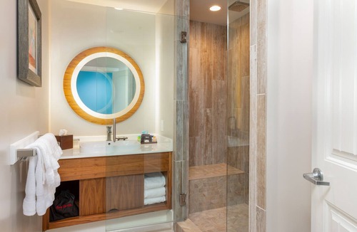 Pigeon Forge Hotel | Margaritaville Island Hotel