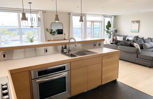 Saint Joseph Condo | Marina View/Rooftop deck! Walk to Silver Beach/downtown! 2 Restaurants nextdoor
