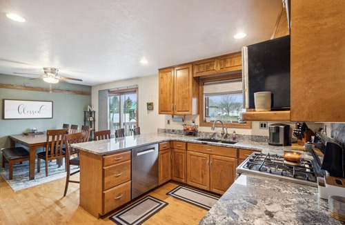 Ashwaubenon House | Marko Run - Draft Rental 4 Miles to Lambeau