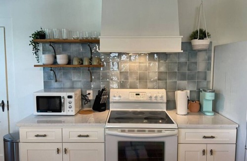 Knoxville House | Martin Mill Santa Fe Inspired Bungalow- 5 minutes to downtown