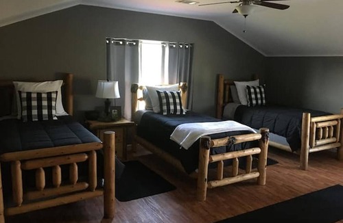 Powhatan Other | Marvelous 4-bedroom farmhouse on 2 acres, sleeps 12, Hunting & Fishing Area!