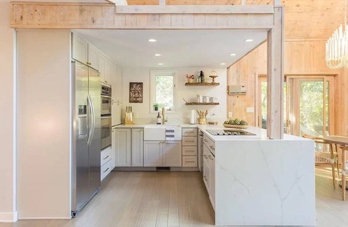 New Buffalo House | Marvelous 4-bedroom house in New Buffalo with AC, short walk to private beach!