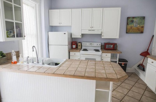Victorian Village Apartment | Massive Historic 4BD/3BA House near Short North!